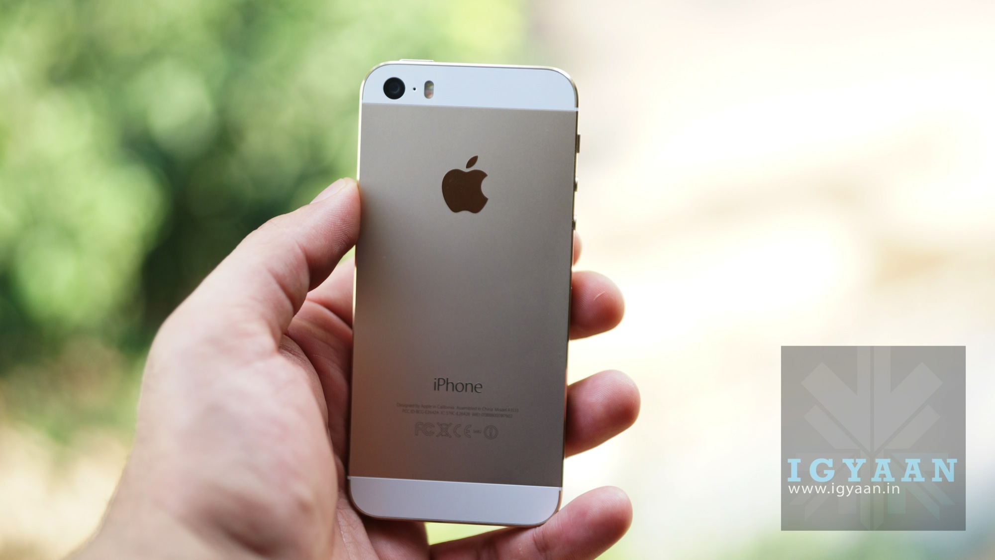 Apple iPhone 5s Unboxing and First Look