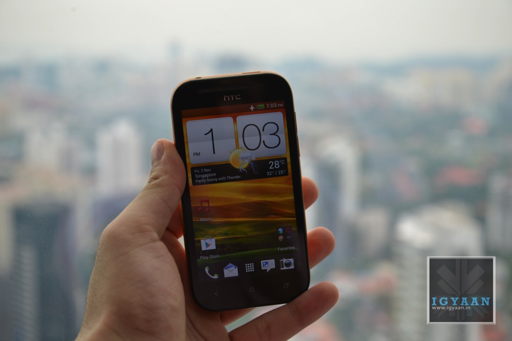 Hands On : HTC Desire SV in a Saffron Orange for the Indian Market