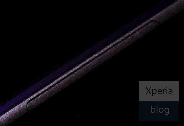 A closer look that shows the volume rockers.