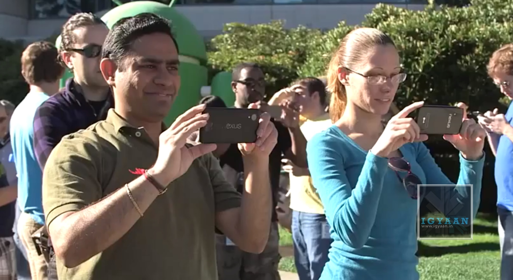 Is this the Nexus 5 ? Google slips up in its own video