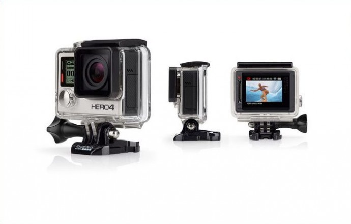 Hero4 Silver comes with a touchscreen display. 