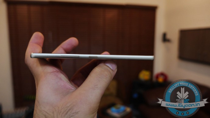 At 5.15 mm this device brings a whole new meaning to slim and sexy.