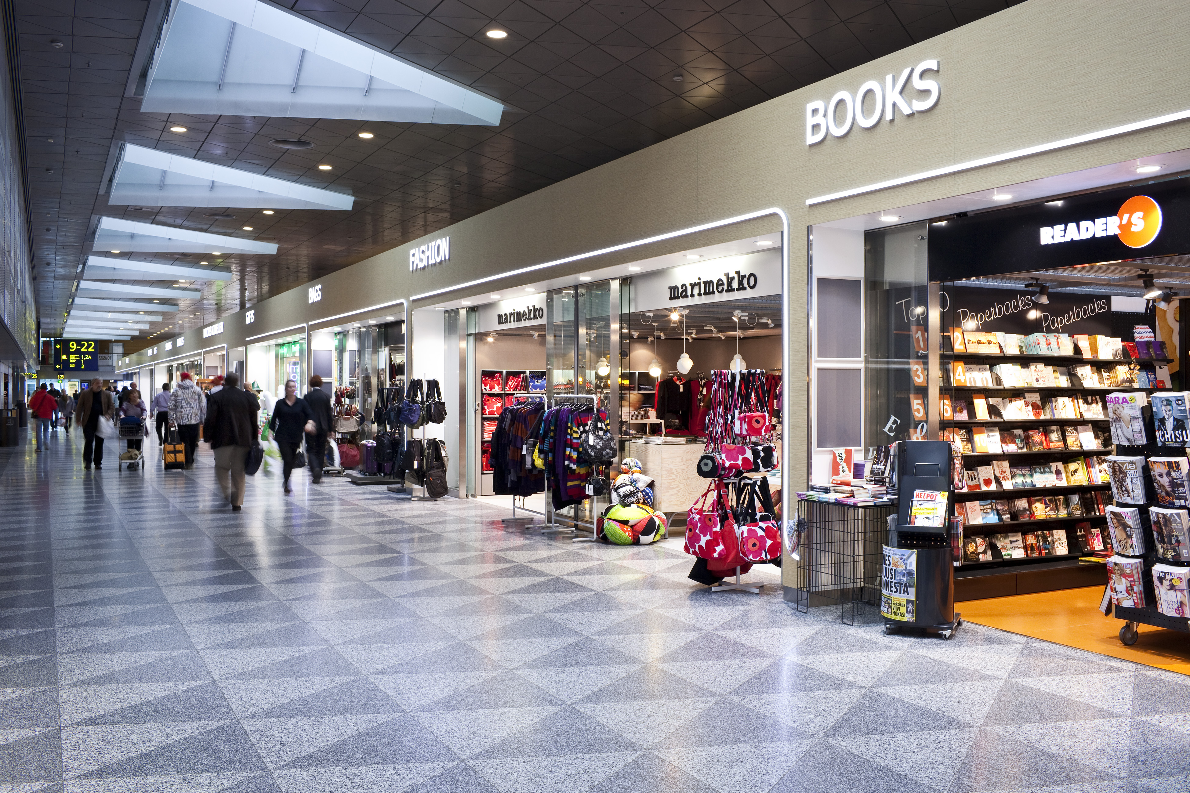 Here’s Why You Shouldn’t Show Your Boarding Pass at International Airports