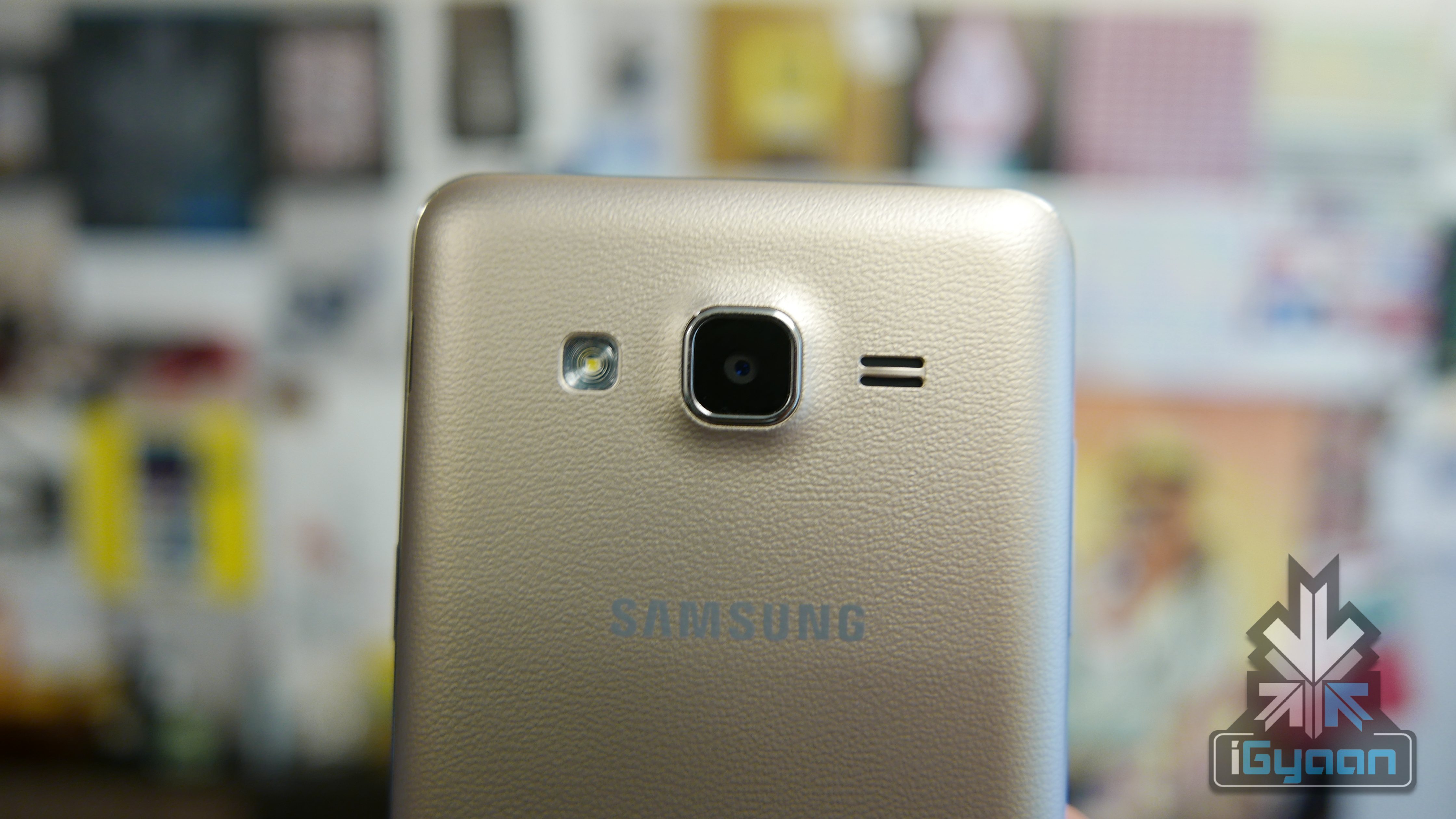 Samsung is Allegedly Working On a Flip Phone