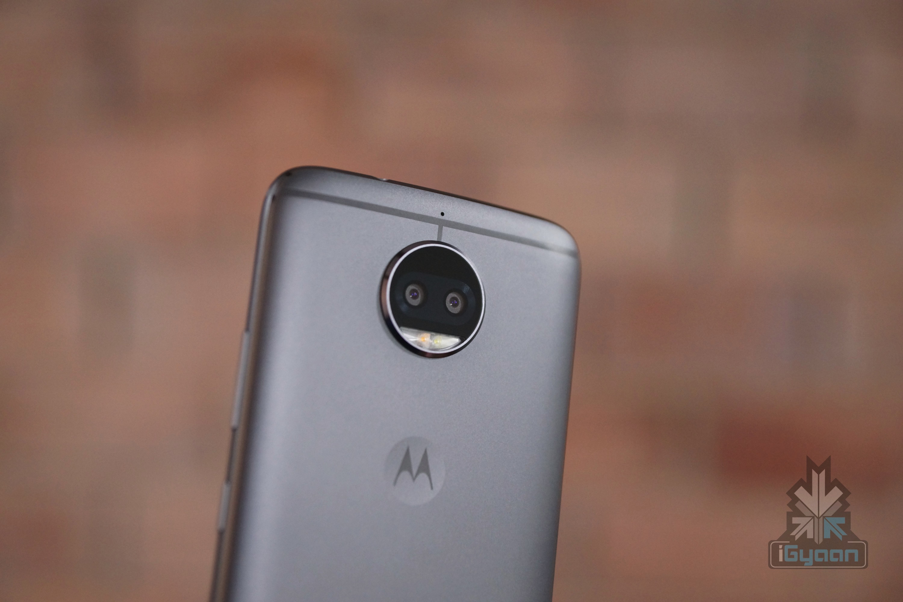 Motorola Moto G5s Plus | Unboxing and Hands On